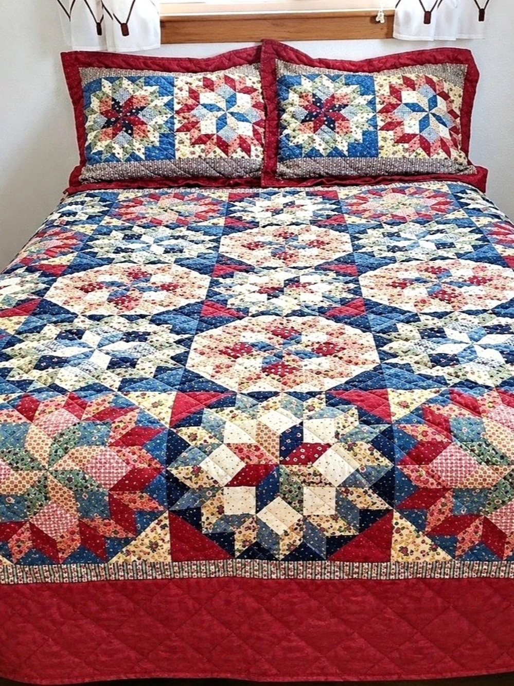 Vintage quilt and matching shams